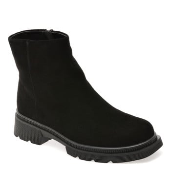 Ghete GRYXX negre, W687, din piele intoarsa